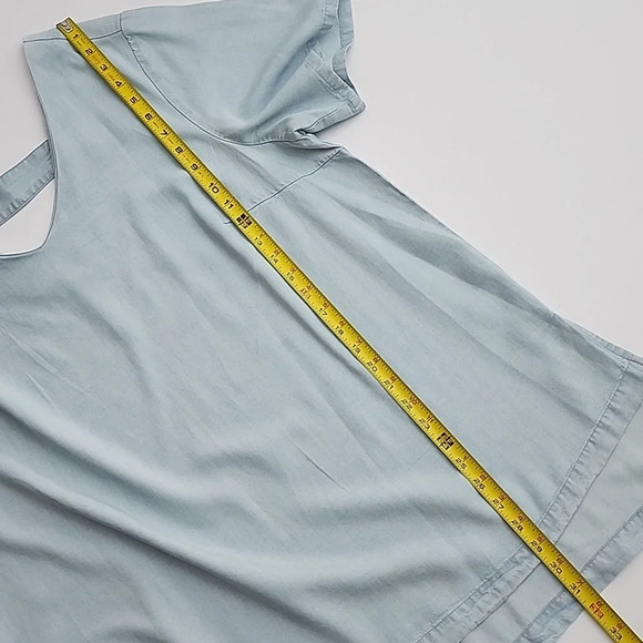 Ellen Tracy 100% Tencel Light Blue Denim V-Neck Cutout Short Sleeves Top Size 1X - Picture 12 of 14